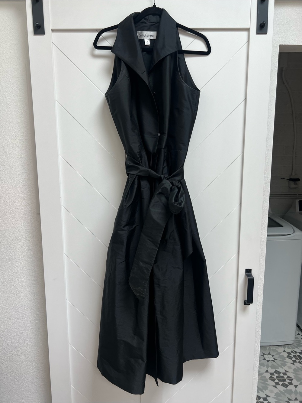 Sara Campbell Black Sleeveless Tie-Waist Midi Dress